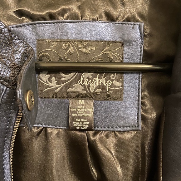 Jacket - Picture 4 of 6